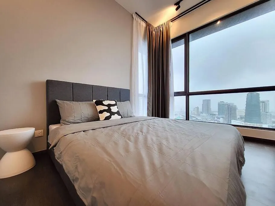 Ultimate Skyline Penthouse W Bathtub 3 Bedroom 6 Pax Johor Bahru