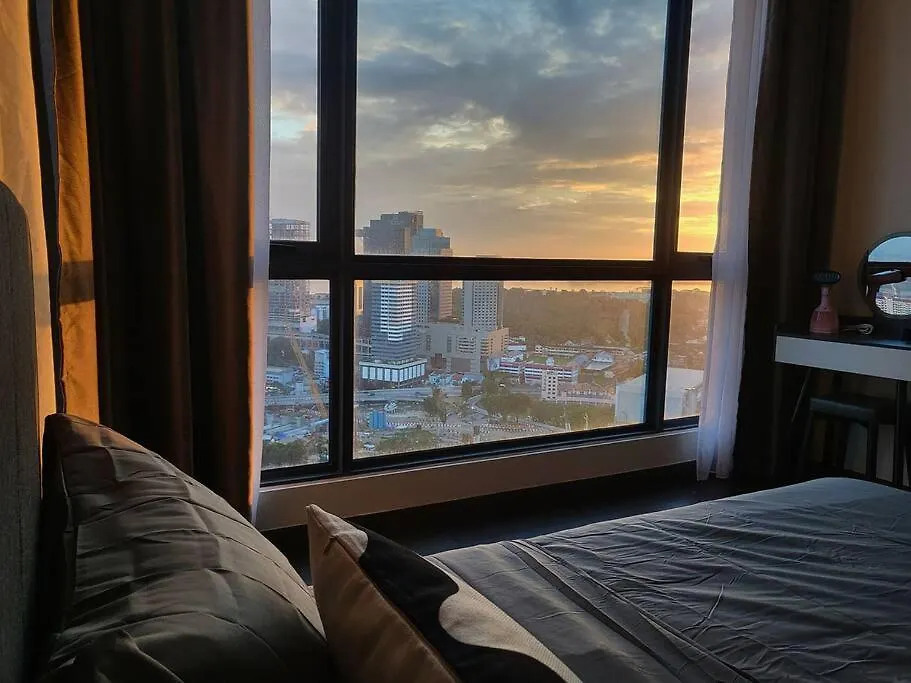 Ultimate Skyline Penthouse W Bathtub 3 Bedroom 6 Pax Johor Bahru