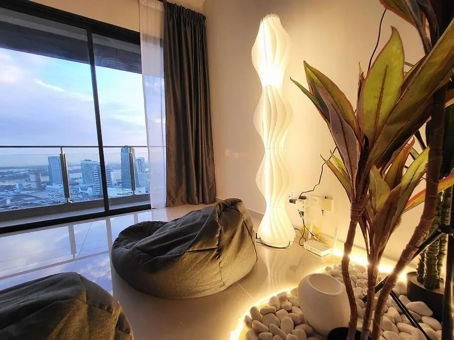 Ultimate Skyline Penthouse W Bathtub 3 Bedroom 6 Pax Johor Bahru Lägenhet